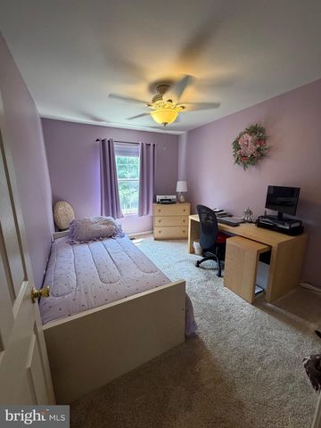 53 HOAG LN, Aston, PA 19014