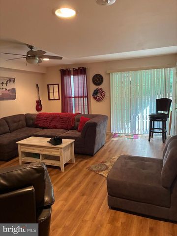 53 HOAG LN, Aston, PA 19014