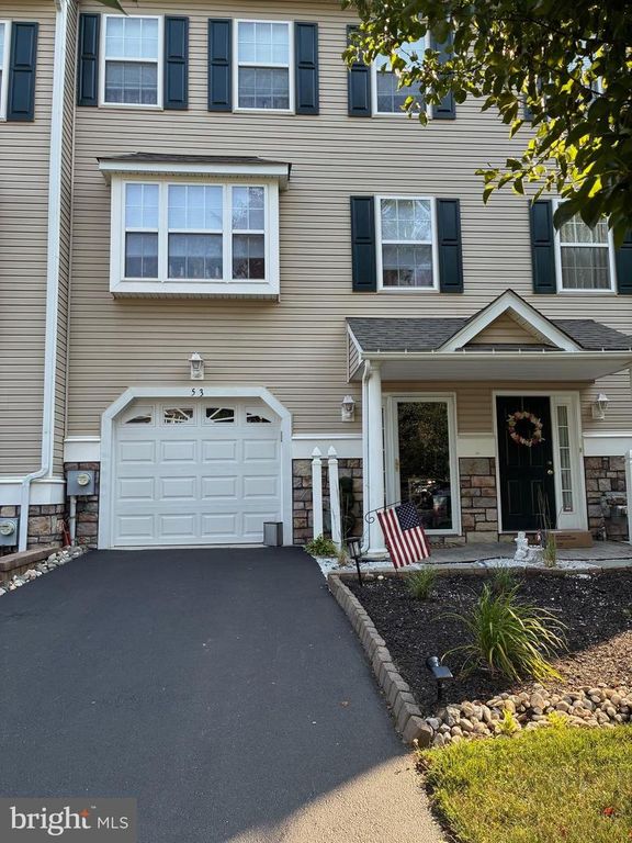 53 HOAG LN, Aston, PA 19014
