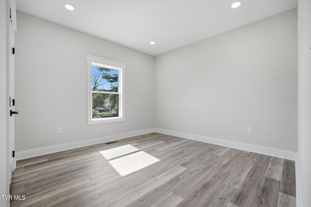 0 County Cork, Bristol, VA 24202