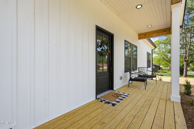 0 County Cork, Bristol, VA 24202