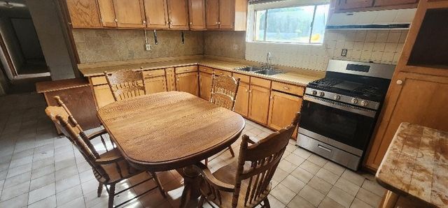 9 Road 6885, Farmington, NM 87421