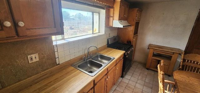 9 Road 6885, Farmington, NM 87421