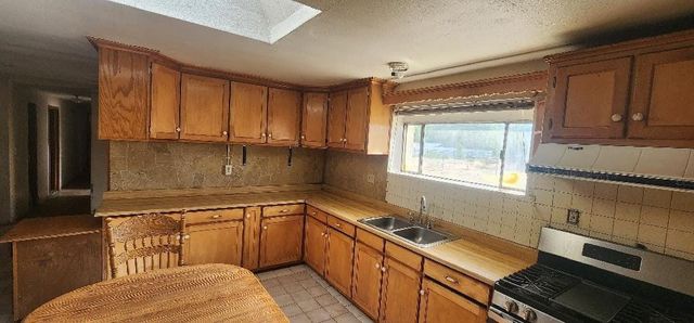 9 Road 6885, Farmington, NM 87421