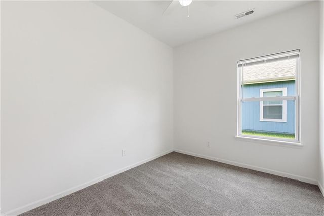 1304 E Joles Drive, Tonganoxie, KS 66086