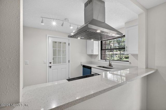 4266 SPRINGWOOD Road, Jacksonville, FL 32207