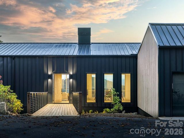631 Elk Mountain Scenic Highway, Asheville, NC 28804