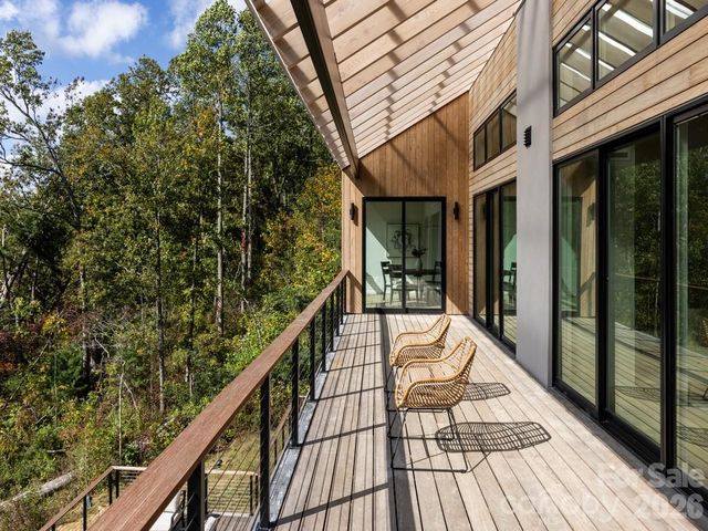 631 Elk Mountain Scenic Highway, Asheville, NC 28804