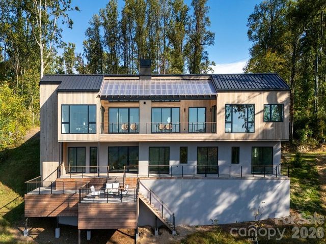 631 Elk Mountain Scenic Highway, Asheville, NC 28804