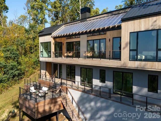 631 Elk Mountain Scenic Highway, Asheville, NC 28804