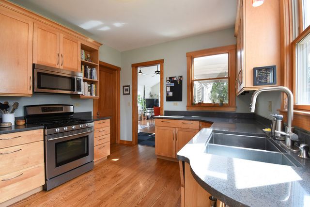 4157 Raymond Avenue, Brookfield, IL 60513