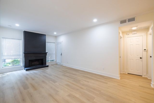 10049 Westpark Drive 125, Houston, TX 77042