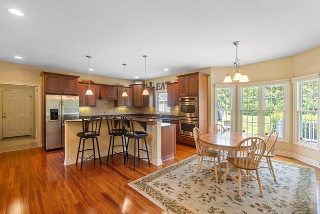 3700 Oakharbor Street, Kalamazoo, MI 49009