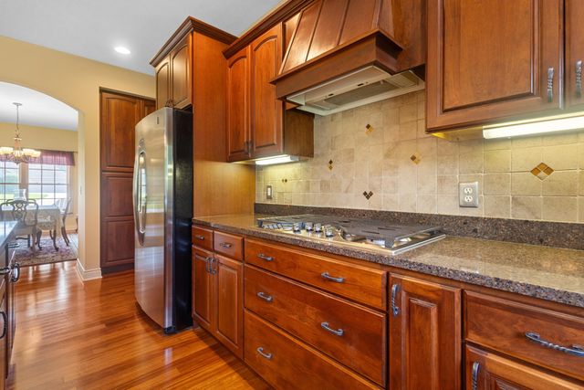 3700 Oakharbor Street, Kalamazoo, MI 49009