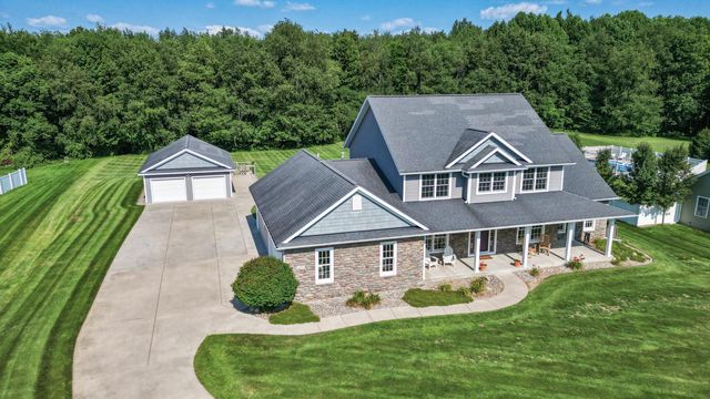 3700 Oakharbor Street, Kalamazoo, MI 49009