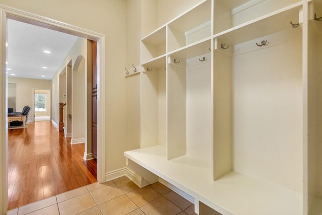 3700 Oakharbor Street, Kalamazoo, MI 49009