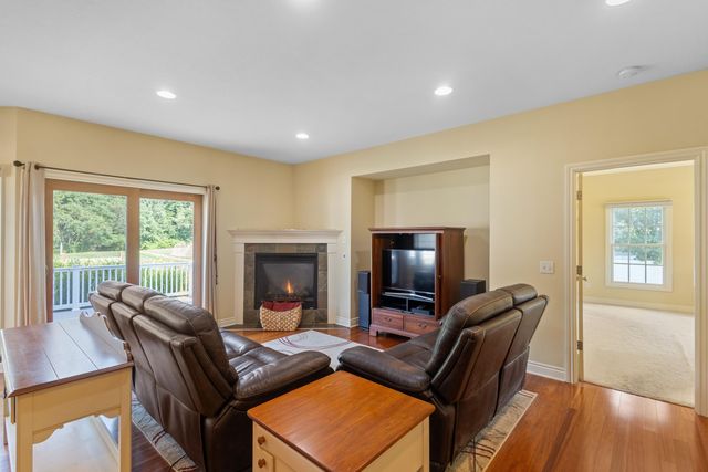 3700 Oakharbor Street, Kalamazoo, MI 49009