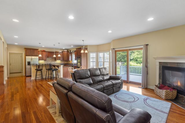 3700 Oakharbor Street, Kalamazoo, MI 49009