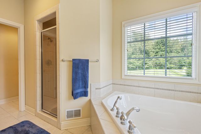 3700 Oakharbor Street, Kalamazoo, MI 49009