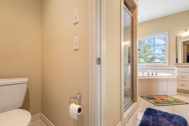 3700 Oakharbor Street, Kalamazoo, MI 49009