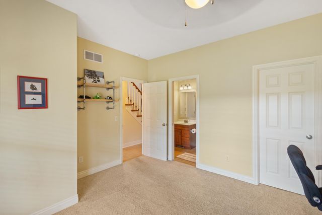 3700 Oakharbor Street, Kalamazoo, MI 49009