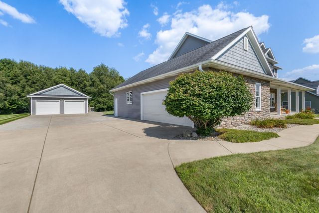 3700 Oakharbor Street, Kalamazoo, MI 49009