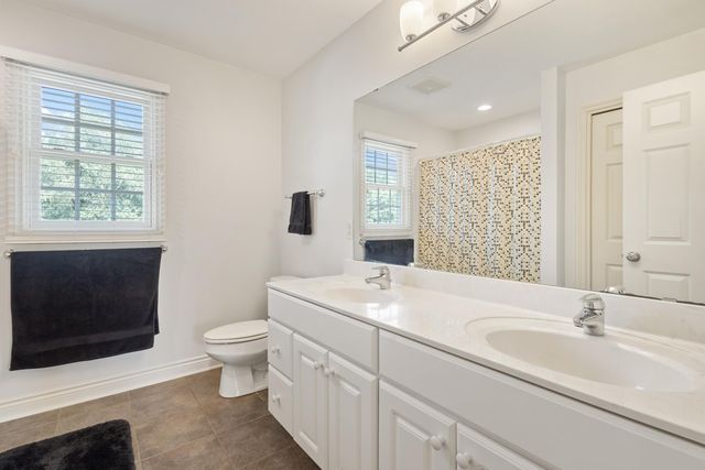 3700 Oakharbor Street, Kalamazoo, MI 49009