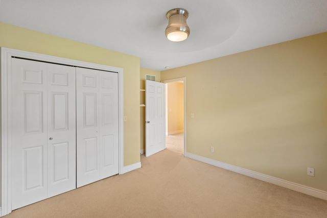 3700 Oakharbor Street, Kalamazoo, MI 49009