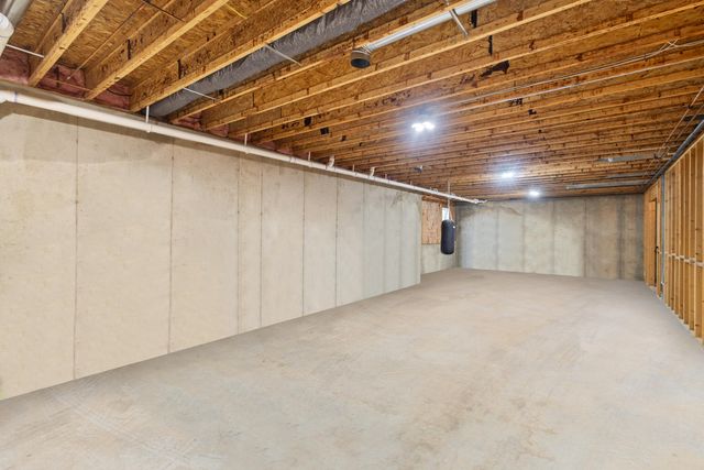 3700 Oakharbor Street, Kalamazoo, MI 49009