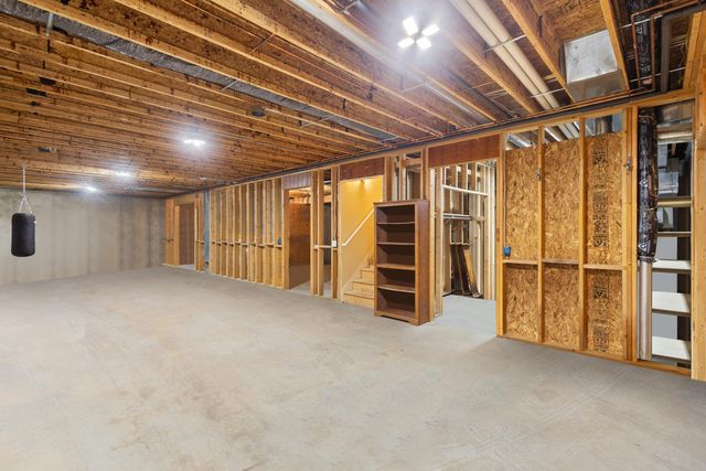 3700 Oakharbor Street, Kalamazoo, MI 49009