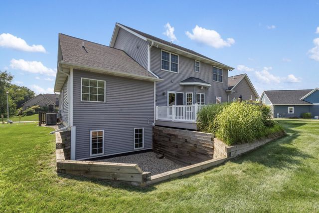 3700 Oakharbor Street, Kalamazoo, MI 49009