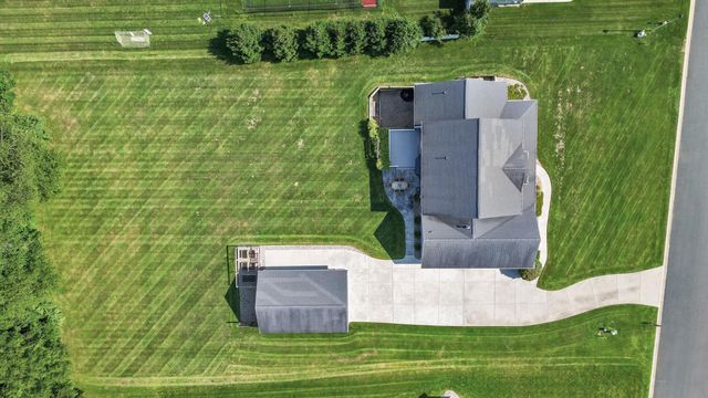 3700 Oakharbor Street, Kalamazoo, MI 49009