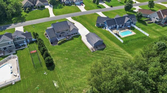 3700 Oakharbor Street, Kalamazoo, MI 49009