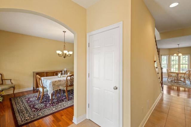 3700 Oakharbor Street, Kalamazoo, MI 49009