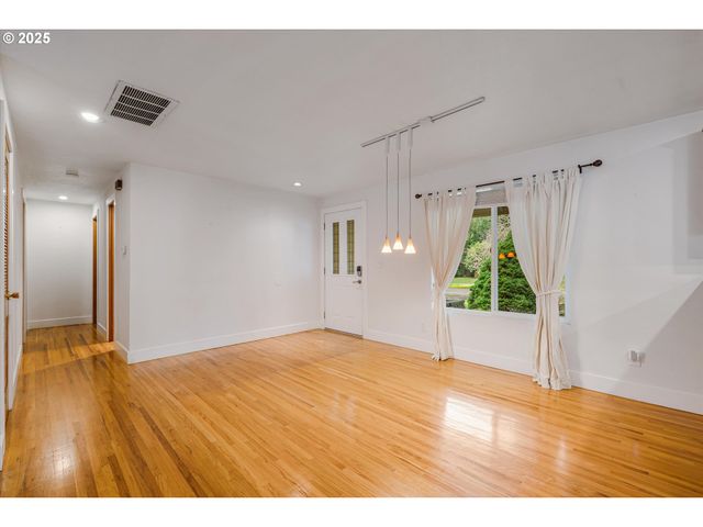 19060 Terry Ave, Lake Oswego, OR 97035