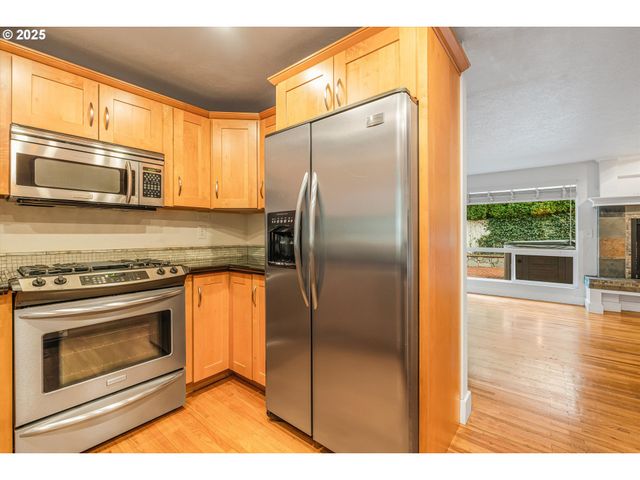 19060 Terry Ave, Lake Oswego, OR 97035