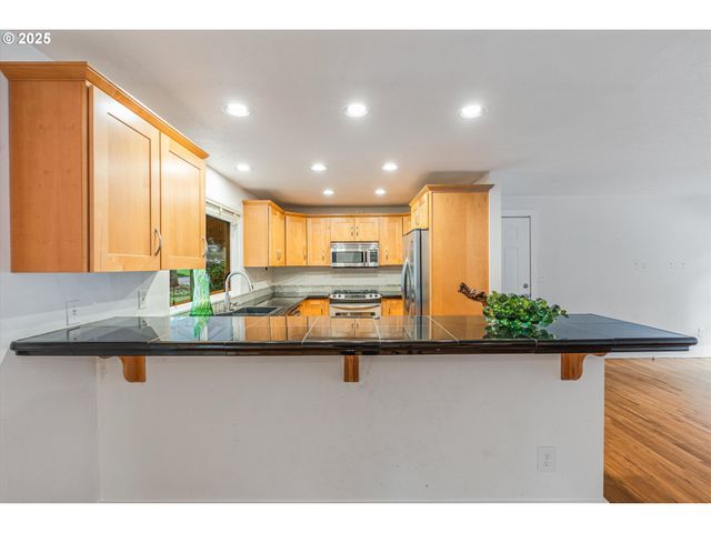 19060 Terry Ave, Lake Oswego, OR 97035