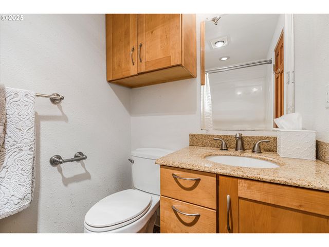 19060 Terry Ave, Lake Oswego, OR 97035