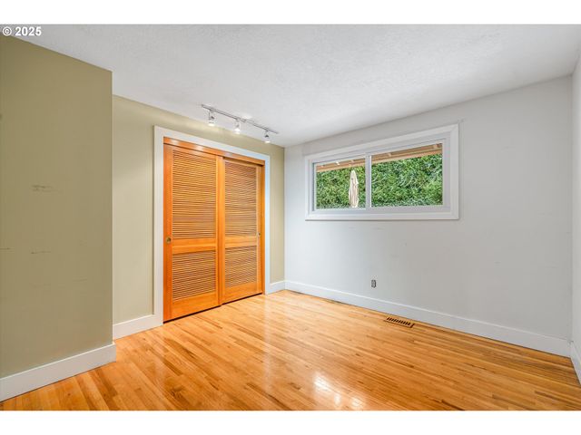 19060 Terry Ave, Lake Oswego, OR 97035