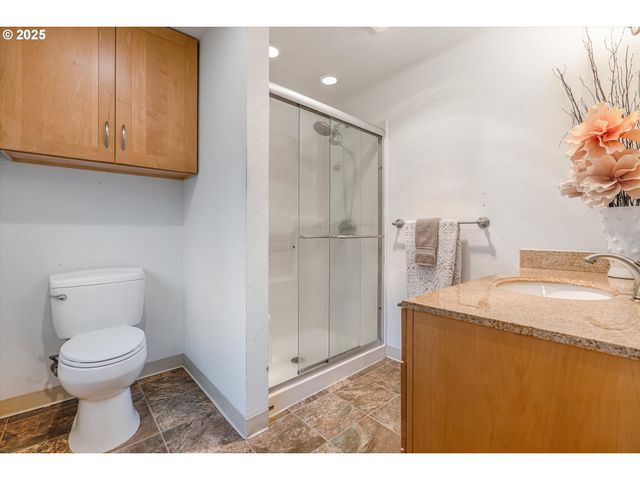 19060 Terry Ave, Lake Oswego, OR 97035