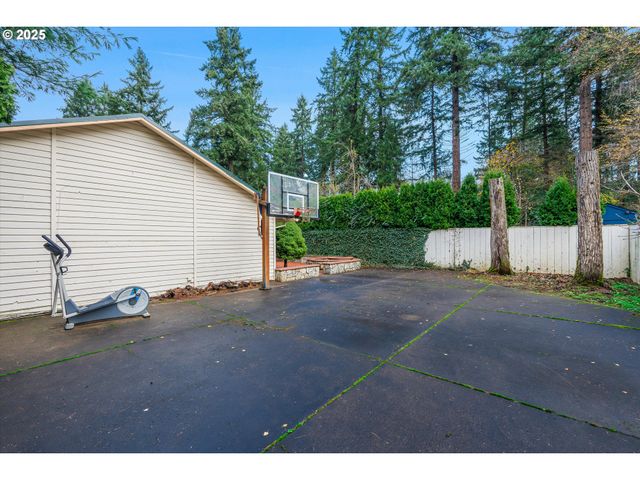 19060 Terry Ave, Lake Oswego, OR 97035