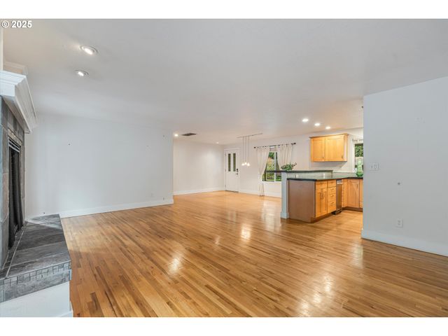 19060 Terry Ave, Lake Oswego, OR 97035