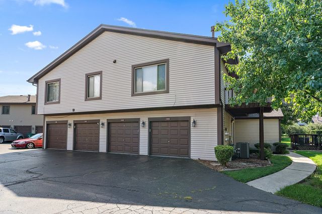 1715 Cedarbrook Court, Sycamore, IL 60178