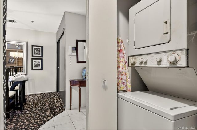 54 School Street 207, Westbury, NY 11590