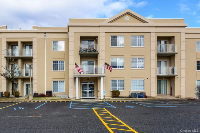 54 School Street 207, Westbury, NY 11590