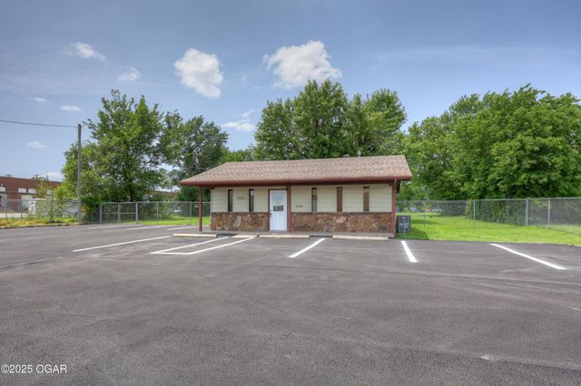302 S Maiden Lane, Joplin, MO 64801