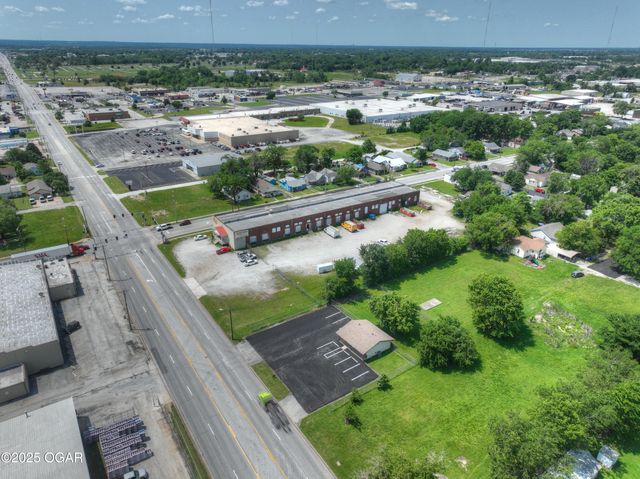 302 S Maiden Lane, Joplin, MO 64801