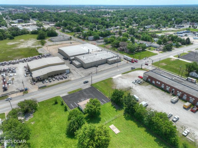 302 S Maiden Lane, Joplin, MO 64801