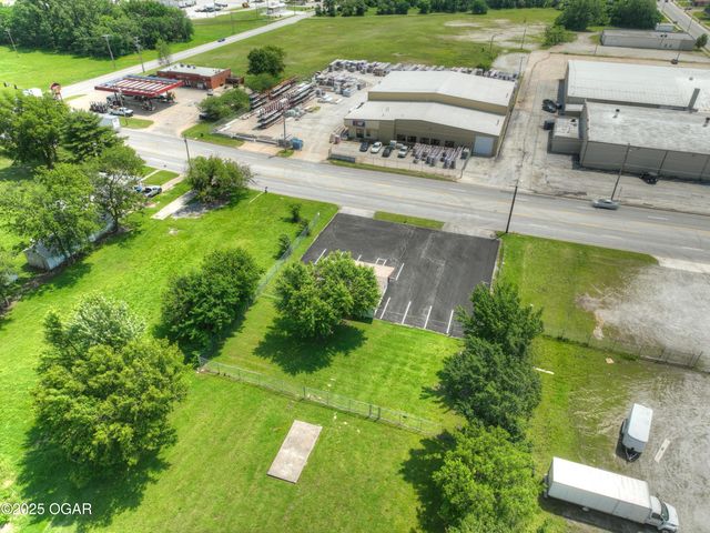 302 S Maiden Lane, Joplin, MO 64801