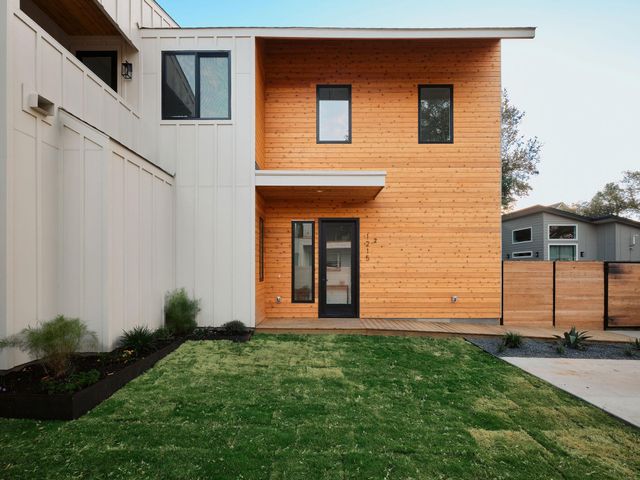 1215 Fort Branch BLVD 2, Austin, TX 78721